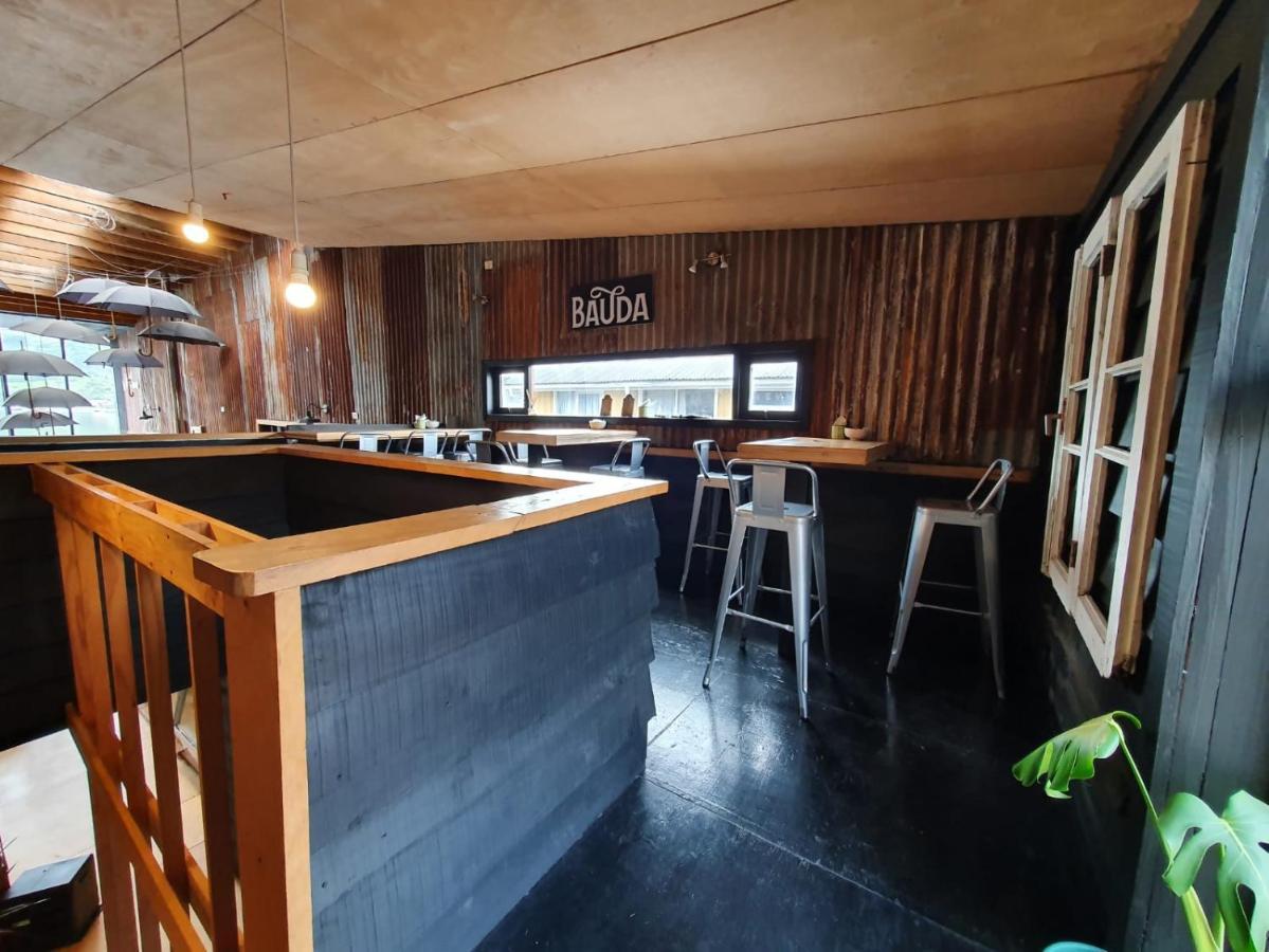 Hotel & Cafe Bauda 卡斯特鲁 外观 照片