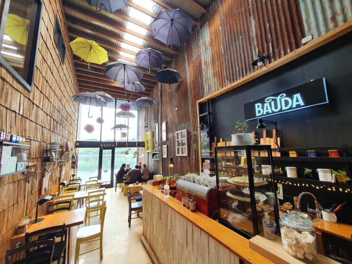 Hotel & Cafe Bauda 卡斯特鲁 外观 照片